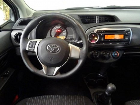 Toyota Yaris - 1.3 VVT-i Comfort 5 Deurs Airco - 1