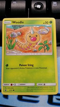 Weedle 1/111 Common Sun & Moon Crimson Invasion - 1