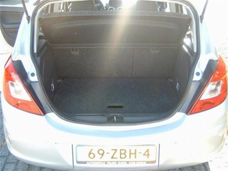Opel Corsa - 1.4-16v AUTOMAAT - COSMO - 1