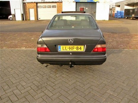 Mercedes-Benz E-klasse - 200 Elegance | 312.865 km | N.A.P - 1