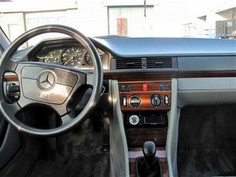 Mercedes-Benz E-klasse - E 200 OXYKAT | 247.375 km | N.A.P - 1