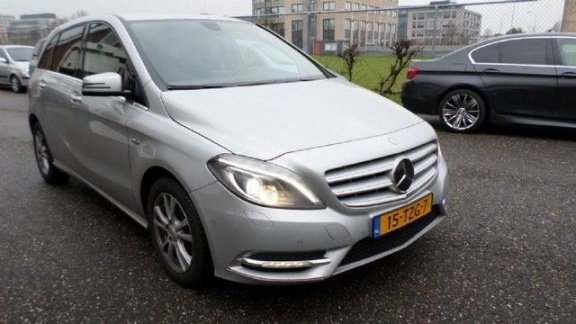 Mercedes-Benz B-klasse - Mercedes Benz 180 CDI Ambition 1e EIG/ NIEUW APK/ AUT/NAVI/ EX BTW - 1