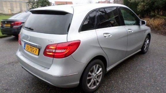 Mercedes-Benz B-klasse - Mercedes Benz 180 CDI Ambition 1e EIG/ NIEUW APK/ AUT/NAVI/ EX BTW - 1