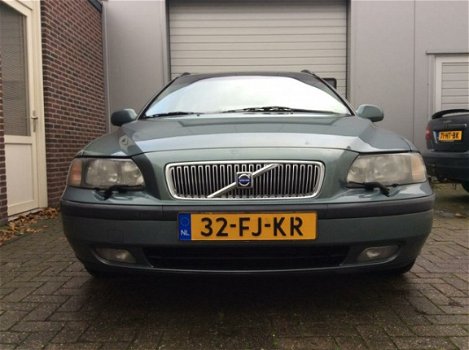 Volvo V70 - 2.3 T-5 Comfort Line - 1