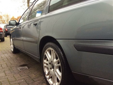 Volvo V70 - 2.3 T-5 Comfort Line - 1