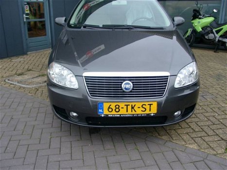 Fiat Croma - 2.2 5-drs 16V Dynamic - 1