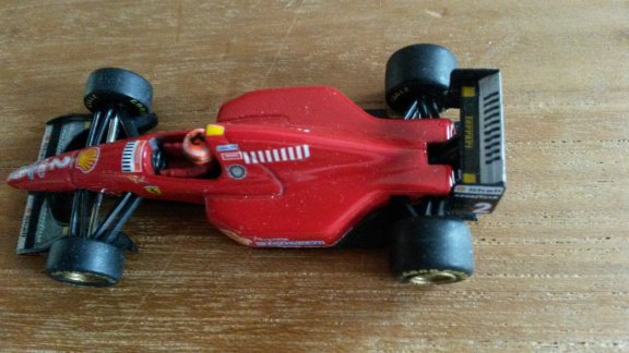 F1 Eddie Irvine Ferrari F310 1996 Minichamps 1:64 - 2