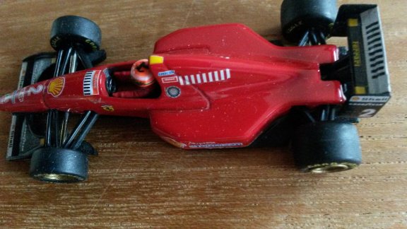 F1 Eddie Irvine Ferrari F310 1996 Minichamps 1:64 - 3