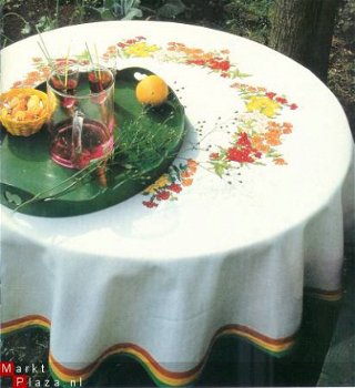 bordurpatroon 1011 rond tafelkleed met bloemenrand, floxen - 1