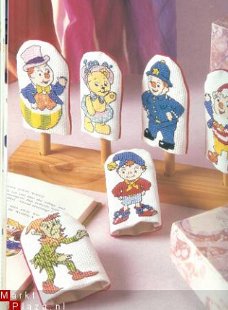 borduurpatroon Bo50 noddy, vingerpoppetjes