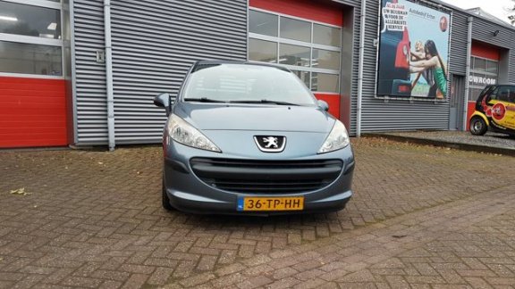 Peugeot 207 - 1.4 XR - 1