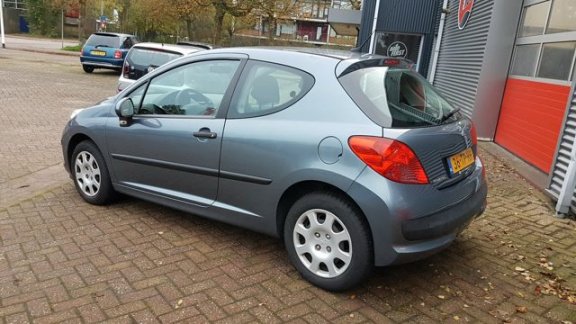 Peugeot 207 - 1.4 XR - 1