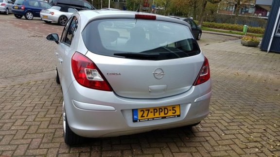 Opel Corsa - 1.4-16V EDITION - 1