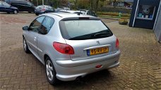 Peugeot 206 - 1.4-16V QUIKSILVER