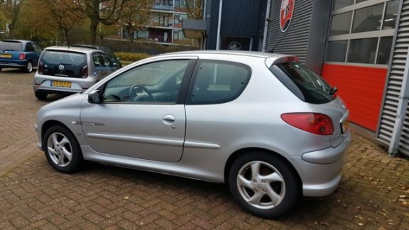 Peugeot 206 - 1.4-16V QUIKSILVER - 1