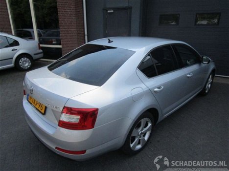 Skoda Octavia - 2.0 TDI 110KW DSG ELEGANCE BUSINESS-LINE CLIMA NAVIGATIE - 1