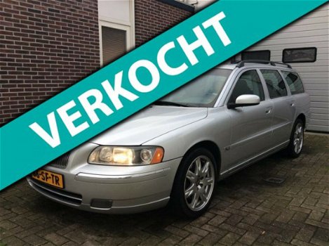 Volvo V70 - 2.4 D5 Summum LEER - 1