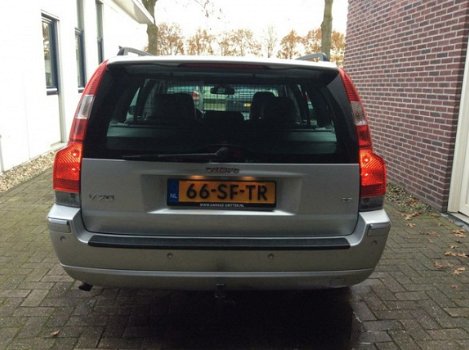 Volvo V70 - 2.4 D5 Summum LEER - 1