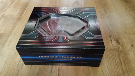 1 x Shining legend elite Premium trainer box (LEGE BOX) - 1