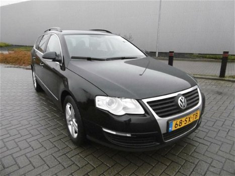 Volkswagen Passat Variant - 2.0 TDI Comfortline Airco Clima Cruise Control Zwart - 1