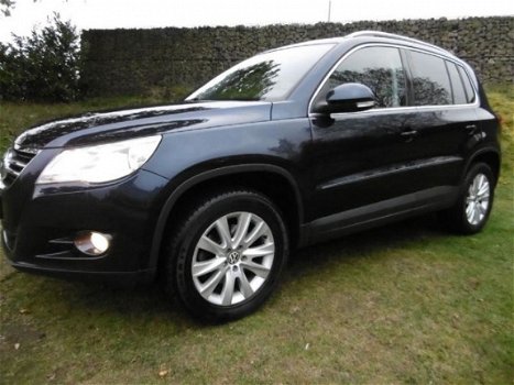 Volkswagen Tiguan - SPORT&STYLE/150PK/CHROME/NAVI/PARK-ASSIST/INR&GAR.MOG - 1