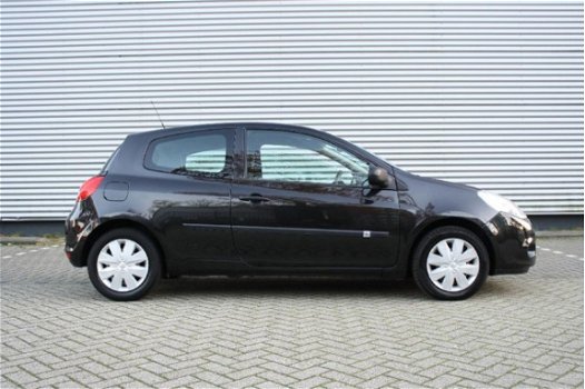 Renault Clio - TCE 100 Collection Eerste eigenaar NAVI - 1