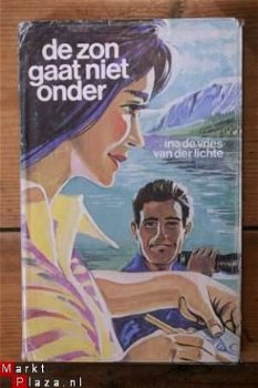 Ina de Vries-van der Lichte - De zon gaat niet onder - 1