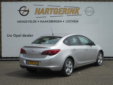 Opel Astra - 4-Drs 1.4i Turbo 140PK Edition - 1