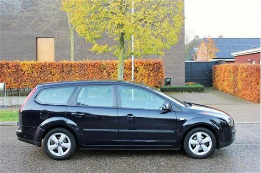 Ford Focus Wagon - 1.6 TDCI Futura - 1