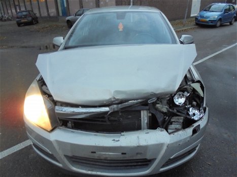 Opel Astra H 1.6 16 V 2005 Onderdelen en Plaatwerk Z167 - 3