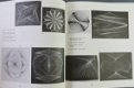 Engelstalig boek --- SYMMOGRAPHY --- Linear Thread Design - 4 - Thumbnail