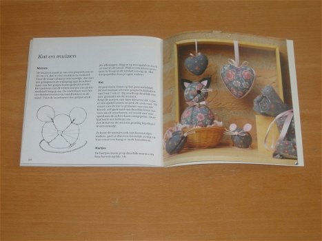 Cantecleer Hobbywijzer --- INTERIEURDECORATIES van LAPJES en PIEPSCHUIM met patronenblad - 4