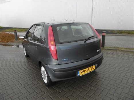 Fiat Punto - 1.2-16V ELX 5 Deurs Airco Bouwjaar 2002 - 1