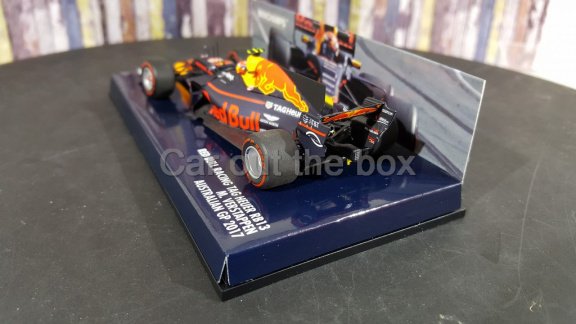 Red Bull RB13 2017 Max Verstappen 1:43 Minichamps - 3