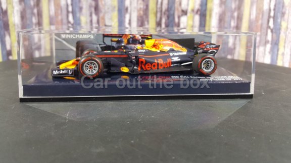 Red Bull RB13 2017 Max Verstappen 1:43 Minichamps - 4