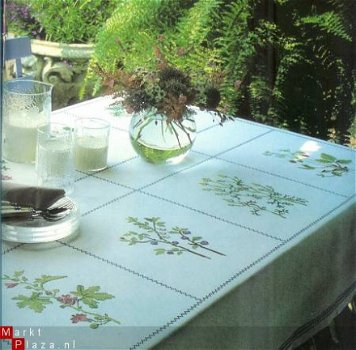 borduurpatroon 1035 tafelkleed met planten - 1