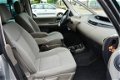 Renault Espace - 2.2 150PK DCI DYNAMIQUE ORG NL 130.315KM 7-PERS trekhaak, clima, cruise - 1 - Thumbnail