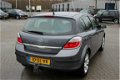 Opel Astra - 1.9 CDTI ESSENTIA Euro 4 airco, radio cd speler, cruise control, elektrische ramen, tre - 1 - Thumbnail