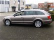 Skoda Superb - 1.8 TSI Elegance Leder Panodaken Navi Clima 1e Eigenaar - 1 - Thumbnail