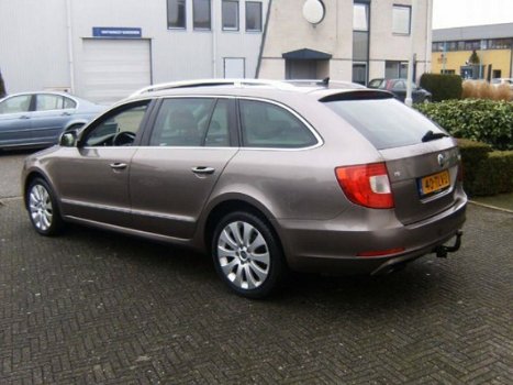 Skoda Superb - 1.8 TSI Elegance Leder Panodaken Navi Clima 1e Eigenaar - 1