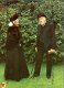 KLEDERDRACHT Echtpaar in Friese kleding plm 1900 - 1 - Thumbnail
