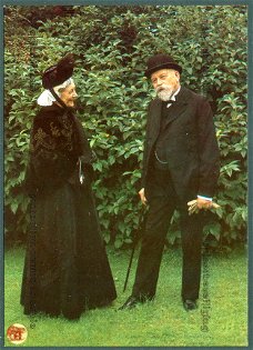 KLEDERDRACHT Echtpaar in Friese kleding plm 1900