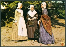 KLEDERDRACHT Fries kostuum plm 1860, drie dames