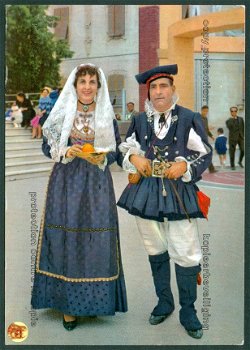 KLEDERDRACHT Italië, dracht van Sardinië getoond in Muravera (Alghero Centro 1971) - 1