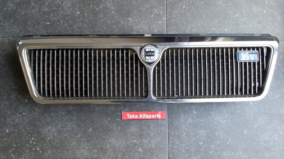 Lancia Thema Grill YMOS AG 671300001 Used - 0