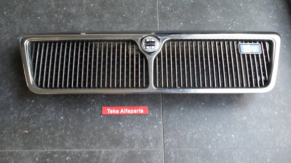 Lancia Thema Grill YMOS AG 671300001 Used - 1