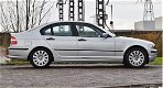 BMW 3-serie - 318i Executive automaat / bekende onderhoudshistorie / airconditioning / zwart lederen - 1 - Thumbnail