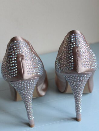 Mooie feestelijke pumps - maat 38 - Afbeelding 2