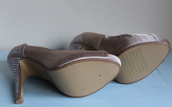 Mooie feestelijke pumps - maat 38 - Afbeelding 3