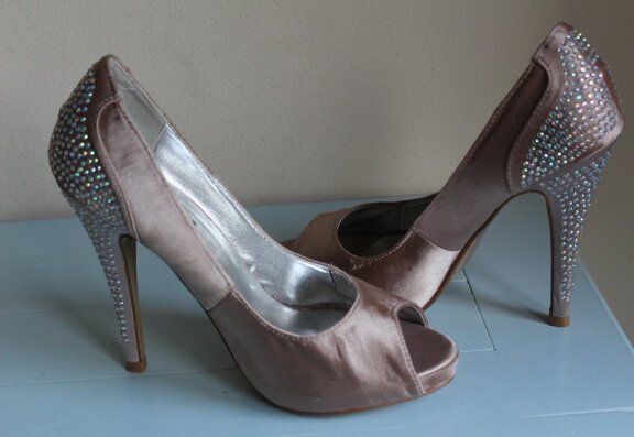Mooie feestelijke pumps - maat 38 - Afbeelding 5